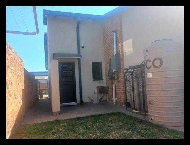 3 BEDROOM HOUSE FOR SALE IN POMONA